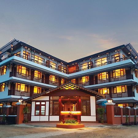 ניאונגשווה Hotel Maineli מראה חיצוני תמונה